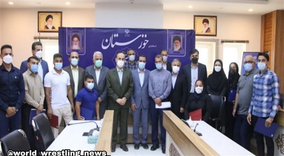 با حضور استاندار خوزستان و جمعی از مسئولین محلی : :